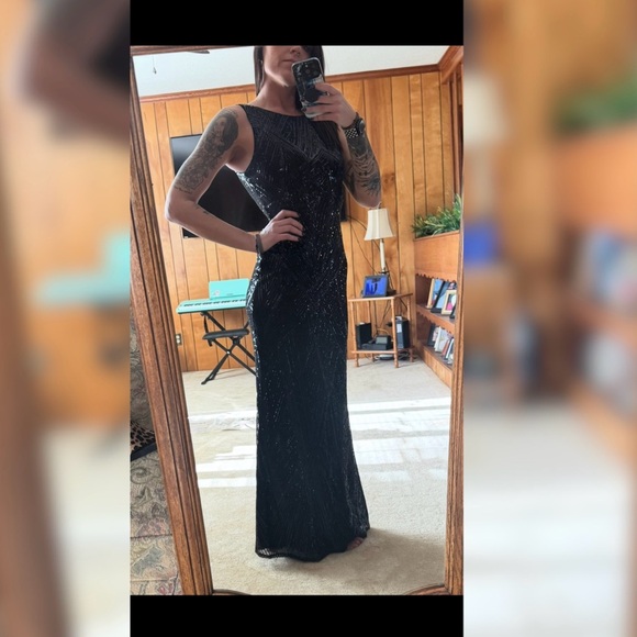 Elegant Black Evening Dress - Medium - Picture 2 of 5